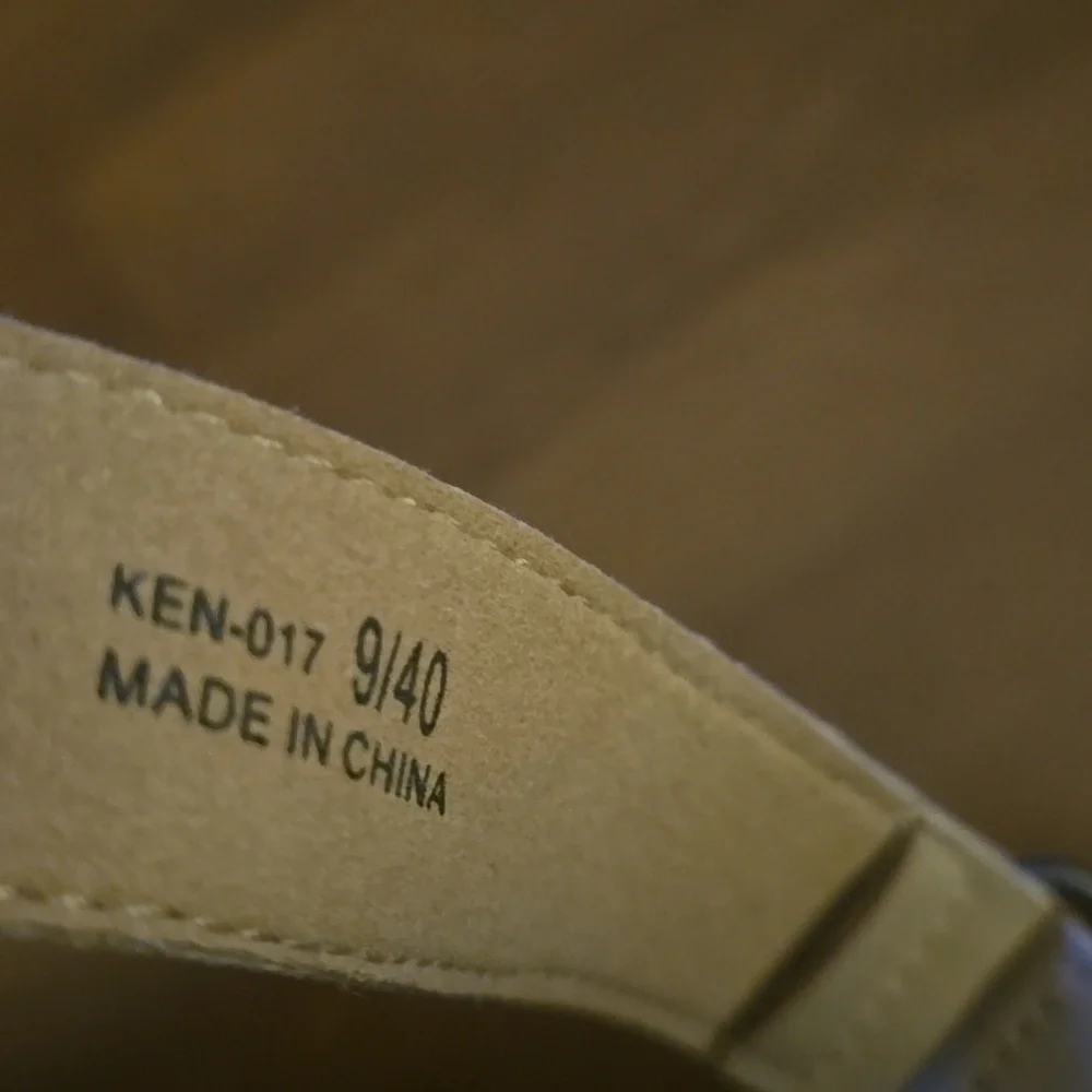 CL BY LAUNDRY Kinder Nubuck Nude Cork Wedge Sandals Adjustable Strap 9 Like New
